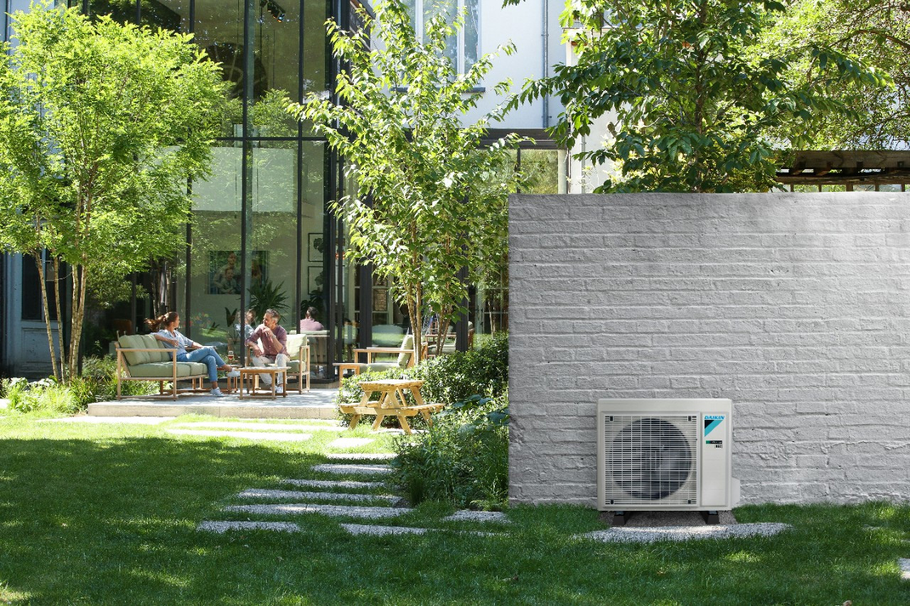 5 kW-warmtepomp vervangt gasgestookte luchtverwarming van 18 kW